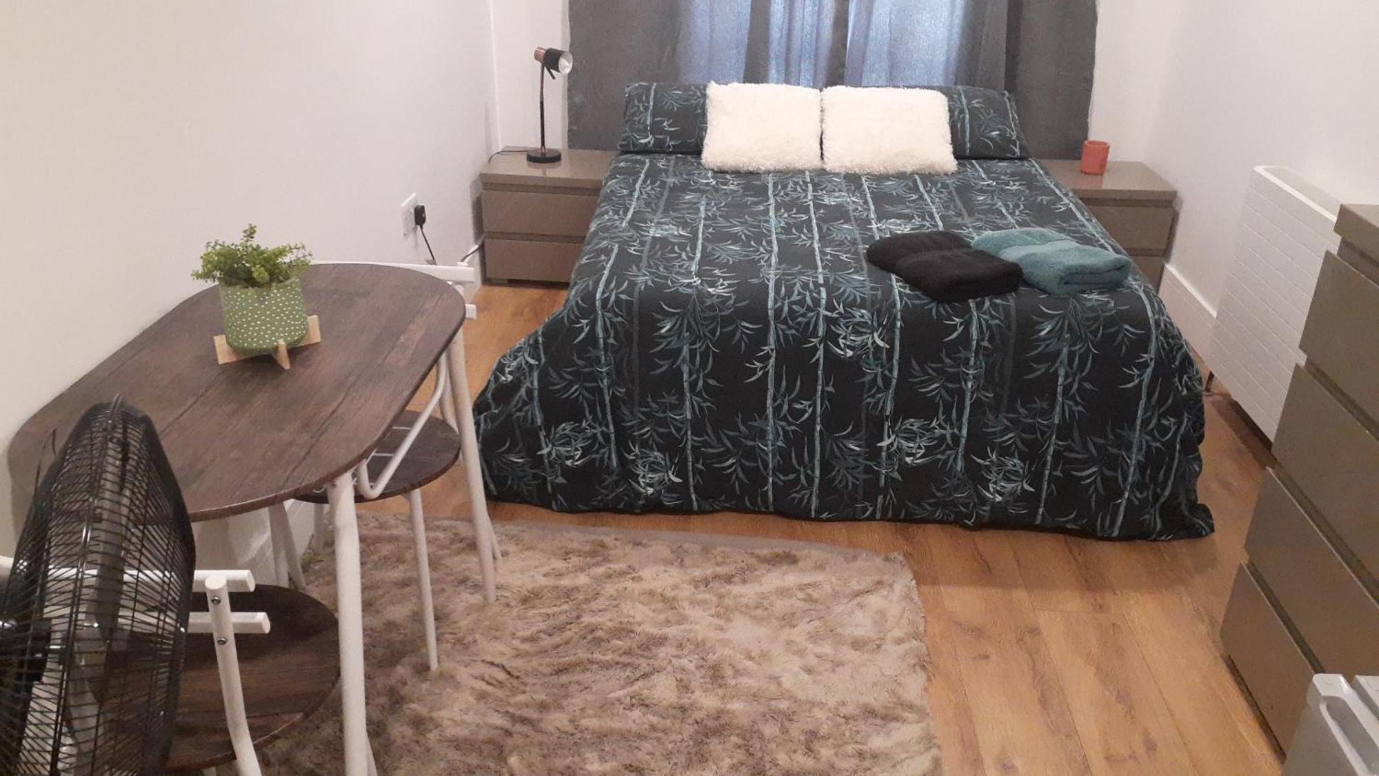 King Azim Court Apartment Лондон Екстериор снимка